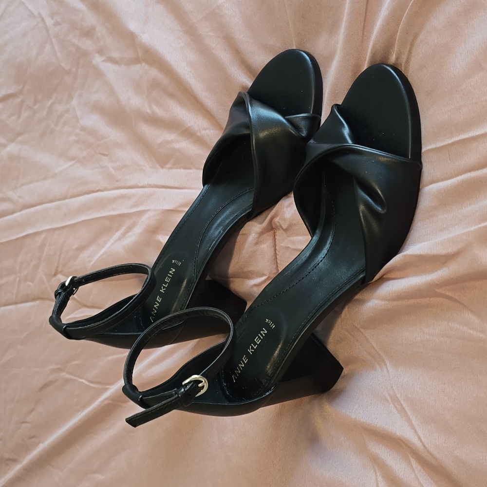 Anne Klien Raider Women's heels, size 9